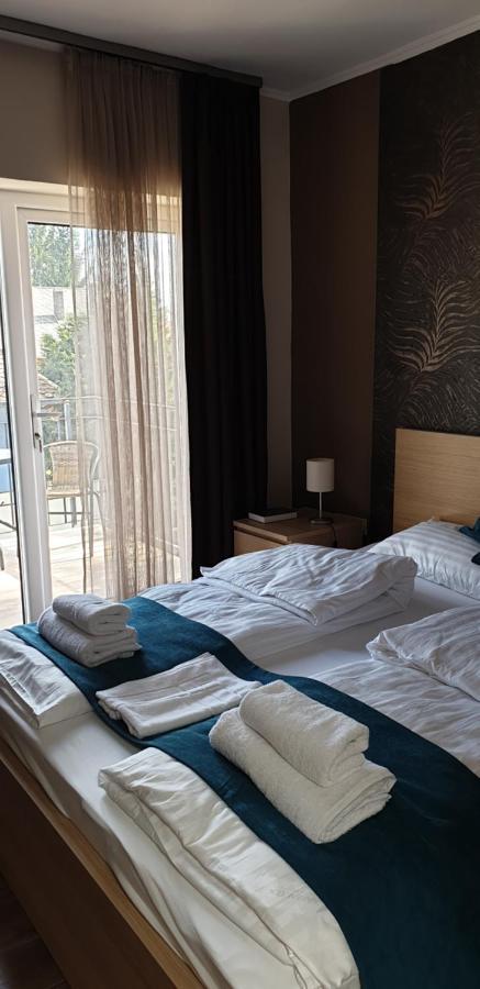 Garden Club Panzio Bed & Breakfast Balatonmariafurdo Exterior photo
